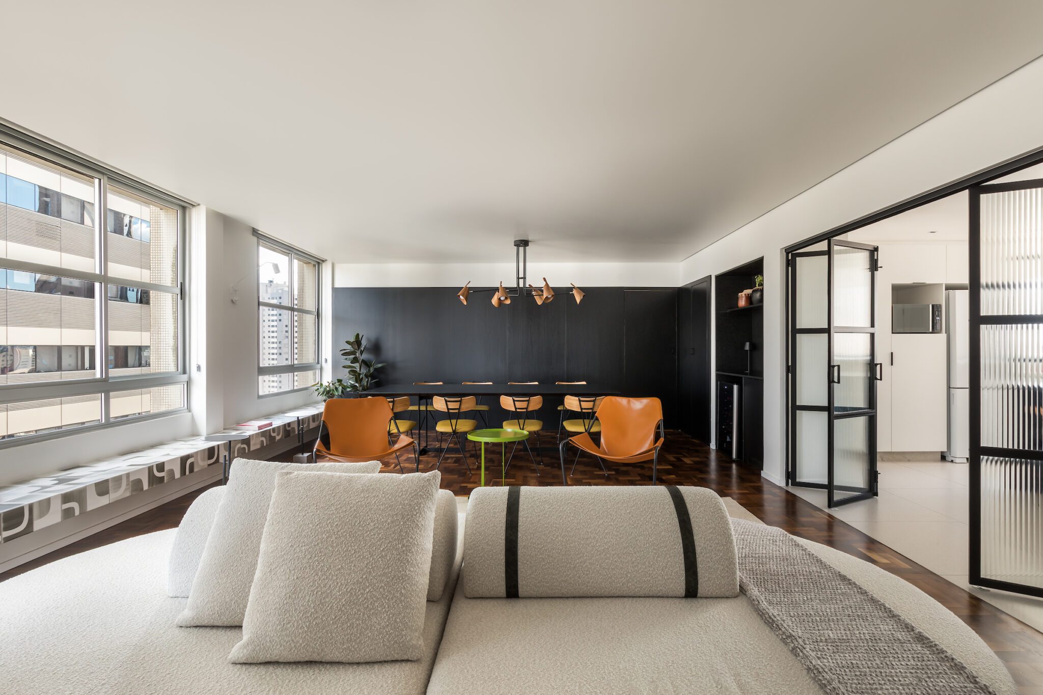 01_Apartamento_Parana_sofa_em_ilha